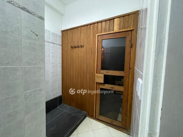 Fert�szentmikl�si 745 nm-es h�z elad�