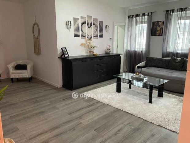 Fert�szentmikl�si 80 nm-es lak�s elad�