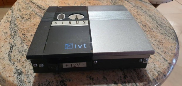 Fesz�lts�g�talak�t�, Szinuszos Inverter 12V 230V 300W (SW-300)