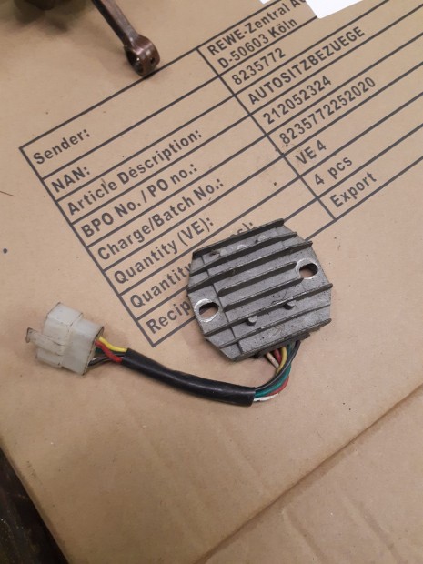 Feszltsgszablyz Knai 125Cm-es motorokra Cpi Keeway stb