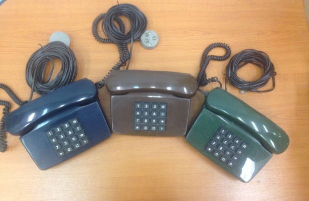 Fetap típusú Nyomógombos asztali vezetékes telefon 3 db, Eladó!