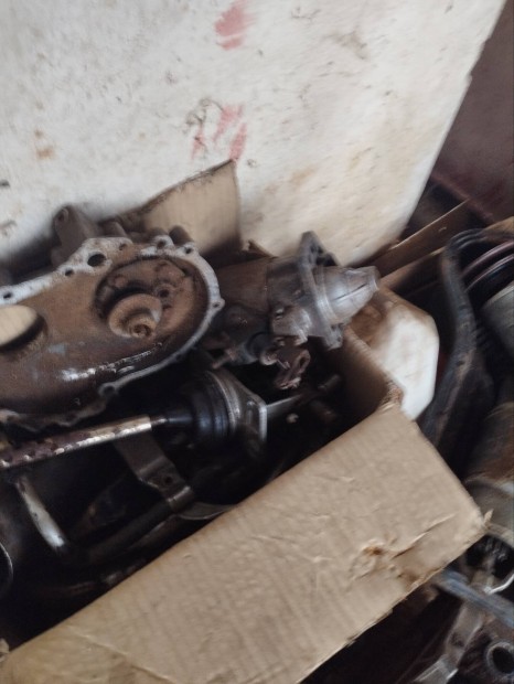 Fi�t 126 alkatr�sz 