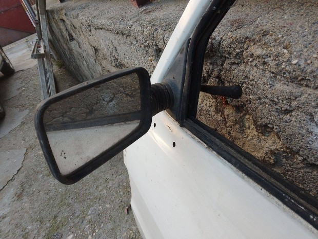 Fiat 126 elegant ablakosra t alaktott ajt elad