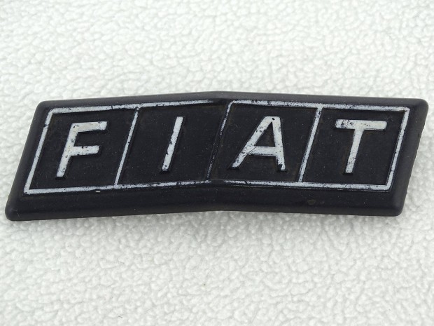 Fiat 131 132 gyri els emblma