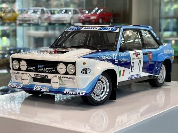 Fiat 131 Abarth No.1 Rally Costa Smeralda 1981 1:18 Kyosho 08376D