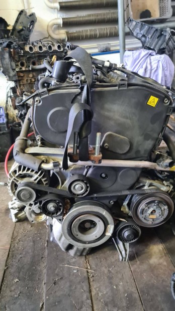 Fiat 1.9 JTD Komplett Motor Elad Szerelvnyeivel