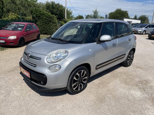 Fiat 500L 1.4 16V Lounge Vezetett Szervizknyv....
