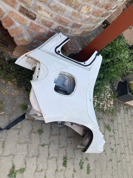 Fiat 500L (2012-2020) jobb hátsó rozsdamentes negyed
