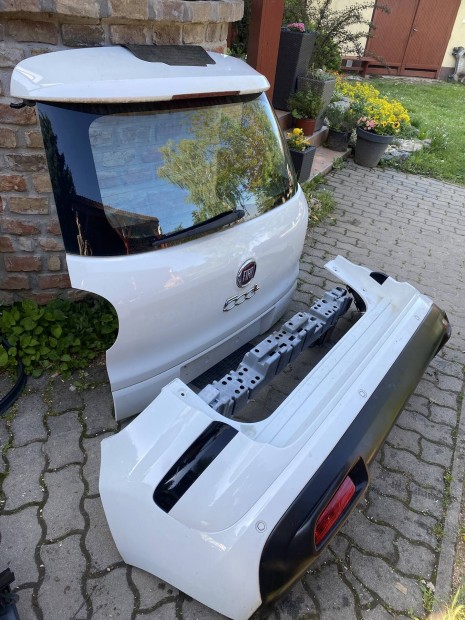 Fiat 500L csomagtrajt hts lkhrt