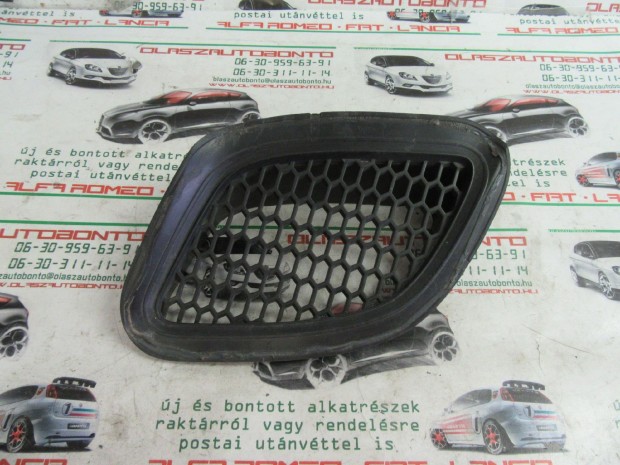 Fiat 500 Abarth 735471122 számú, jobb első díszrács