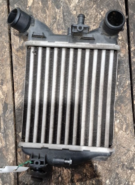Fiat 500 Abarth jobb oldali intercooler
