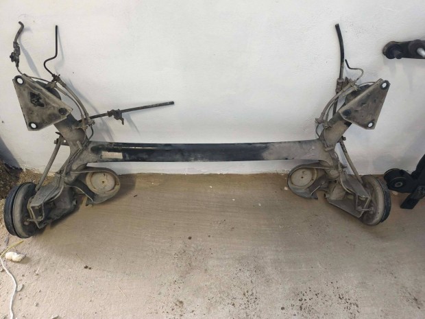 Fiat 500 , Ford KA h�ts� h�d , fut�m�