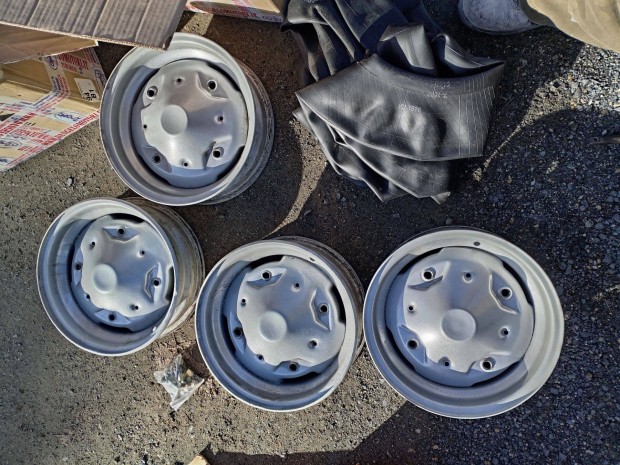 Fiat 500 (polski fiat 126 korai)felni garnitra j llapotban egyben