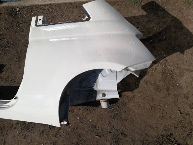 Fiat 500 bal h�ts� S�rv�d�, negyed