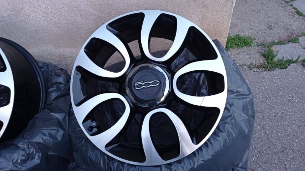 Fiat 500 felni 255/45 R17 gumihoz