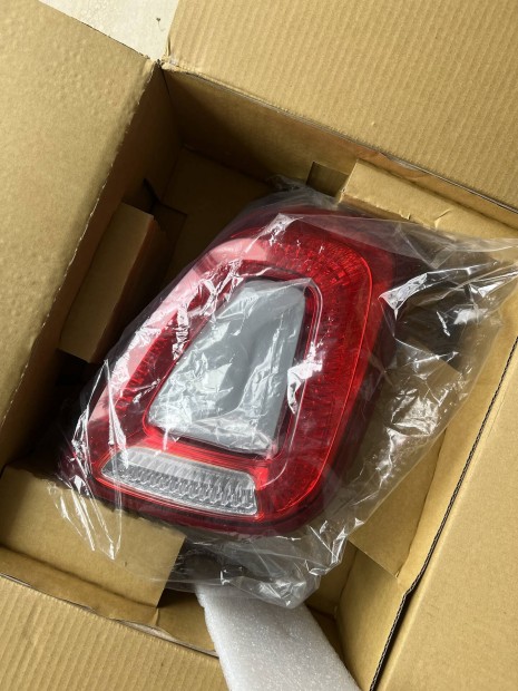 Fiat 500 jobb htslmpa szrke