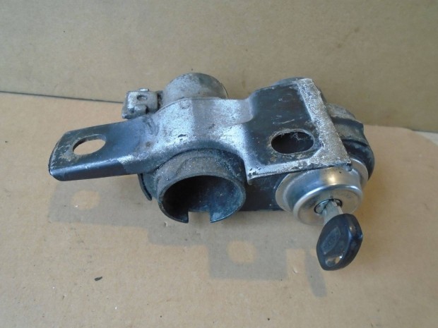 Fiat 850 gy�jt�skapcsol� elad�