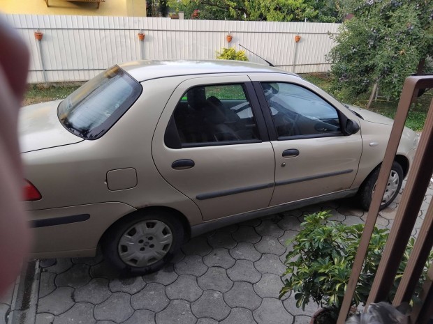 Fiat Albea elad