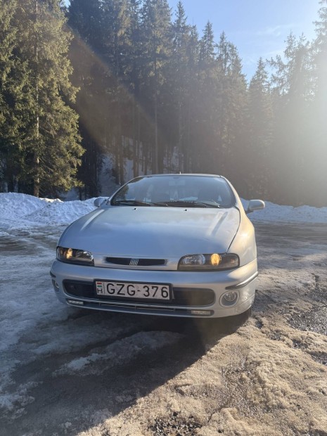 Fiat Bravo 1.6 - 2027/09 m�szaki - Fel�j�tott motor �s fut�m�