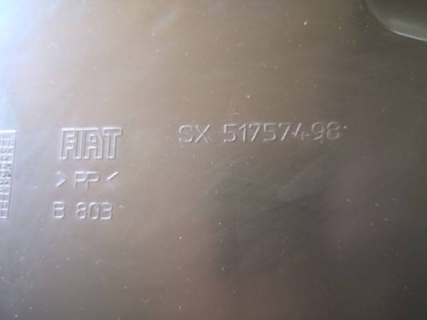 Fiat Bravo II bal első dobbetét kerékjárati műanyag 2006-tól