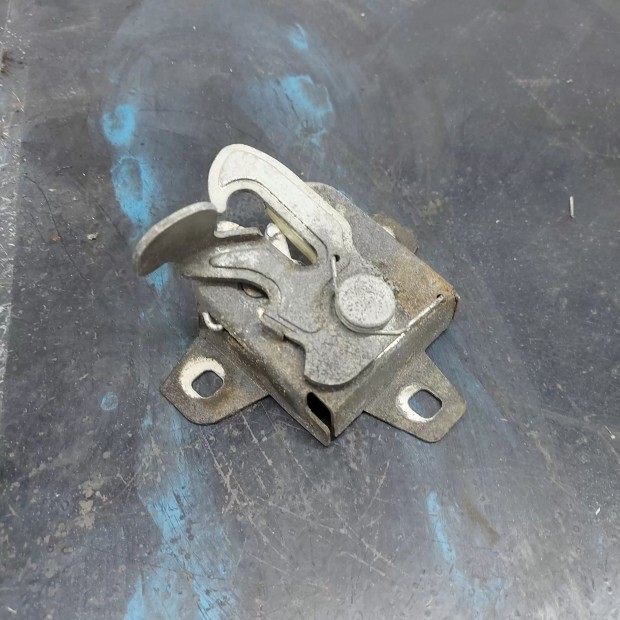 Fiat DUCATO Citroen JUMPER Peugeot BOXER 06- Motorh�ztet� z�r 1839