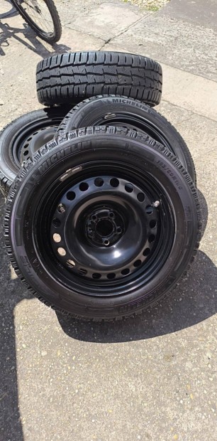 Fiat Doblo 16" teli kerek szett, C gumi