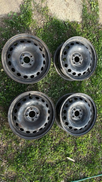 Fiat Doblo 2000 - 2016 15 gy�ri lemezfelni 4x98 5,5x15 ET32