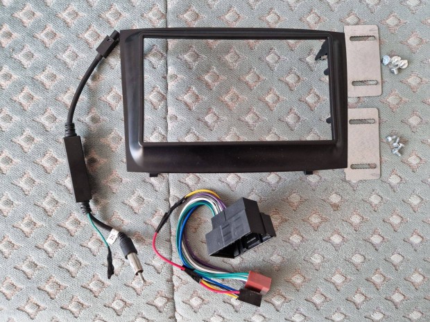 Fiat Doblo 2 din-es beépítőkeret, ISO és antenna adapter