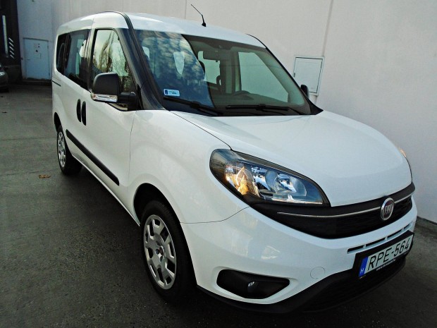 Fiat Doblo Dobl Panorama 1.4 T-Jet Lounge M.O-...