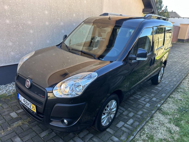 Fiat Doblo Dobló Panorama 1.6 16V Mjet Lounge E...