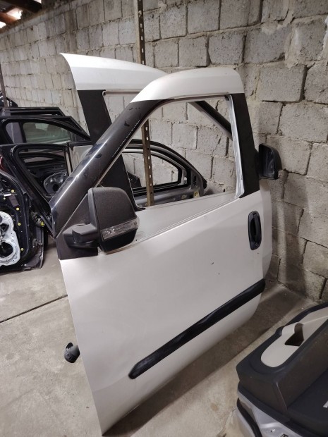 Fiat Doblo II (2010 - 2021) els� jobb �s bal ajt� 