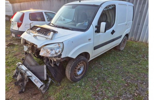 Fiat Doblo cargo 2010 1.3 JTD alkatrszei eladak