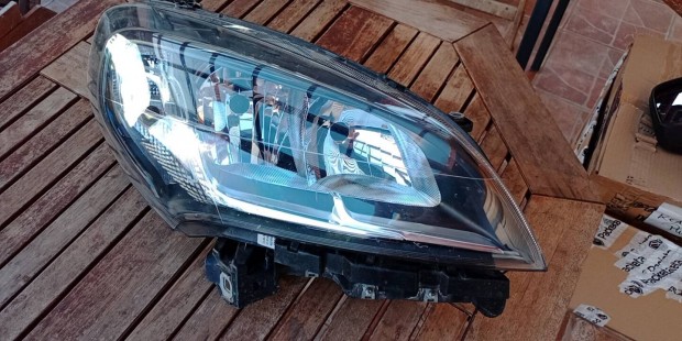 Fiat Doblo gyári lámpa fényszóró