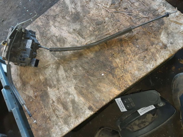 Fiat Ducato III 06-14 Bal Első Ajtó Zárszerkezet + Központizár Motor