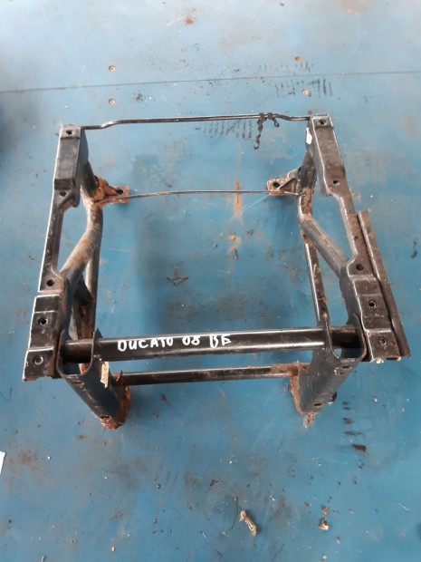 Fiat Ducato III 06-14 Bal Első Ülés Tartó Bak