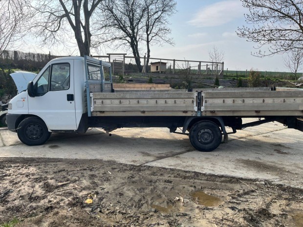 Fiat Ducato Maxi 4.8m fix platóval és magasítóval
