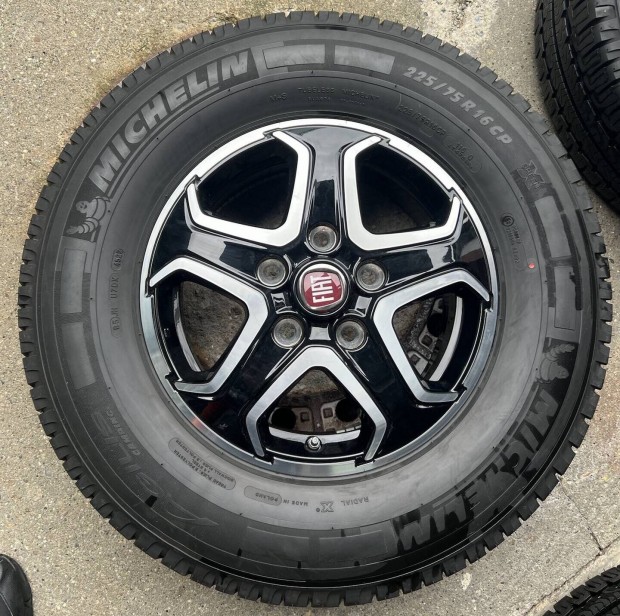 Fiat Ducato alufelniszett nyári gumival 16'