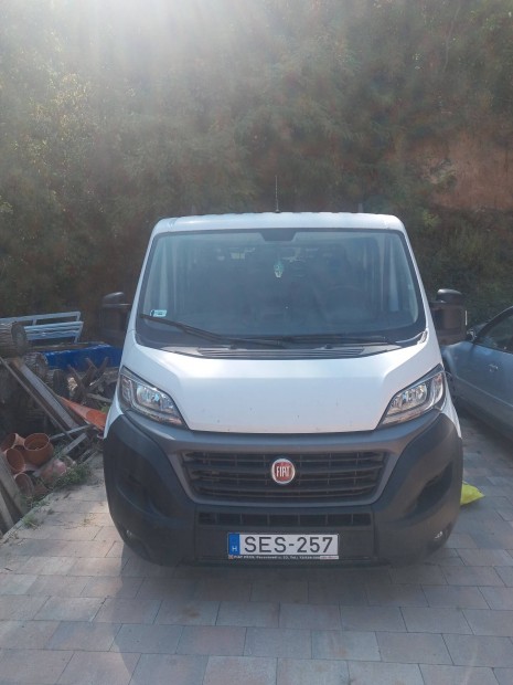 Fiat Ducato dupla kabinos plats.