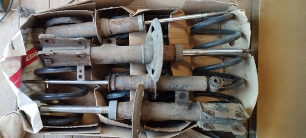 Fiat Freemont / Dodge Fourney futm (rugk, lengscsillaptk)