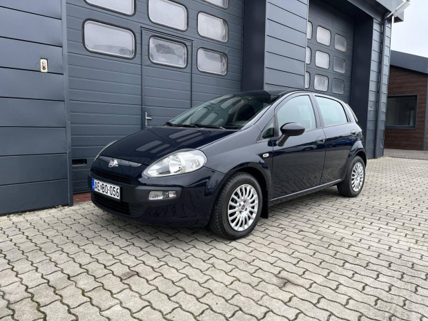 Fiat Grande Punto 1.4 8V Actual Szervizknyv /...