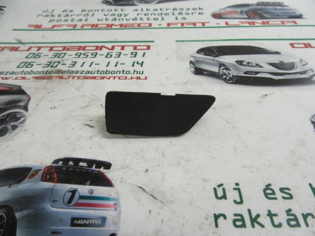 Fiat Grande Punto bal első kárpit csavar takaró
