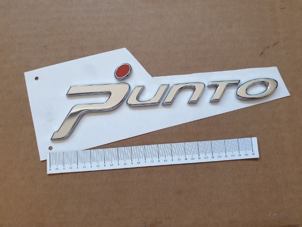 Fiat Grande Punto gyári új, ,, Punto " felirat 51781559