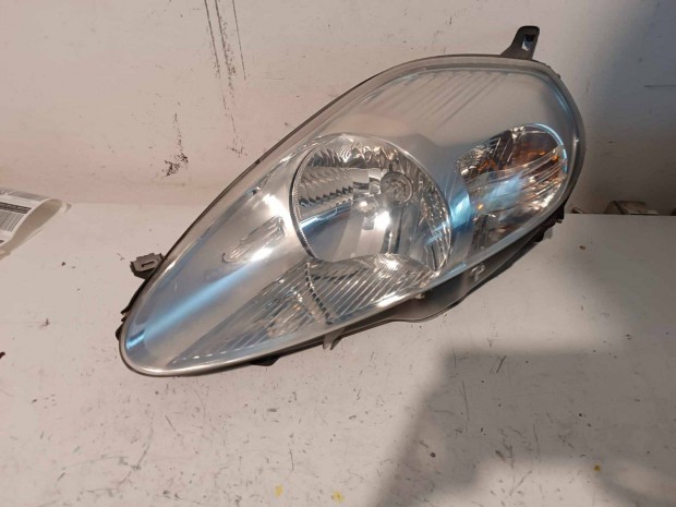 Fiat Grande Punto bal els� f�nysz�r�