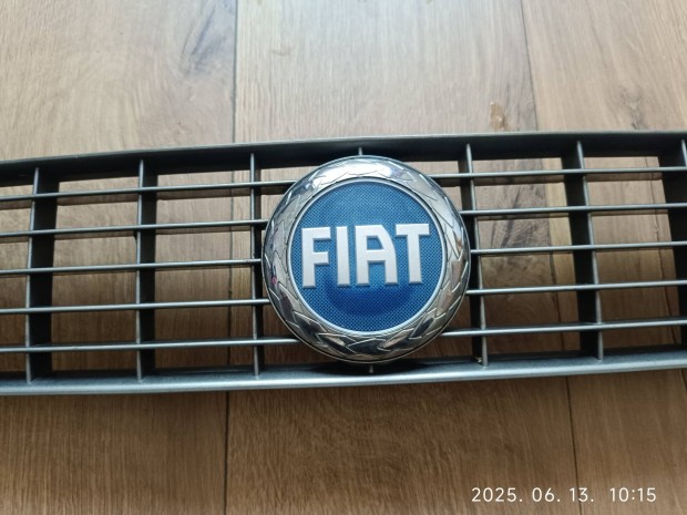 Fiat Grande Punto hűtőrács