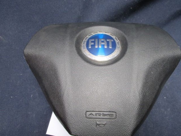Fiat Grande Punto kk emblms  kormnylgzsk 735410446