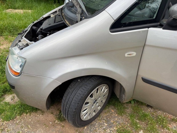 Fiat Idea 1.3 JTD 51KW bal első sárvédő