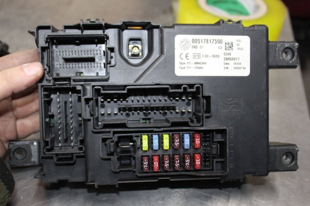 Fiat Idea 2005-2008 biztosíték tábla 517817590