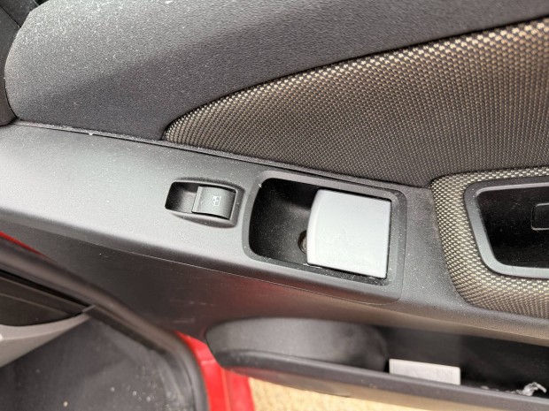 Fiat Idea (03-08)1.4 B jobb első ablakemelő kapcsoló