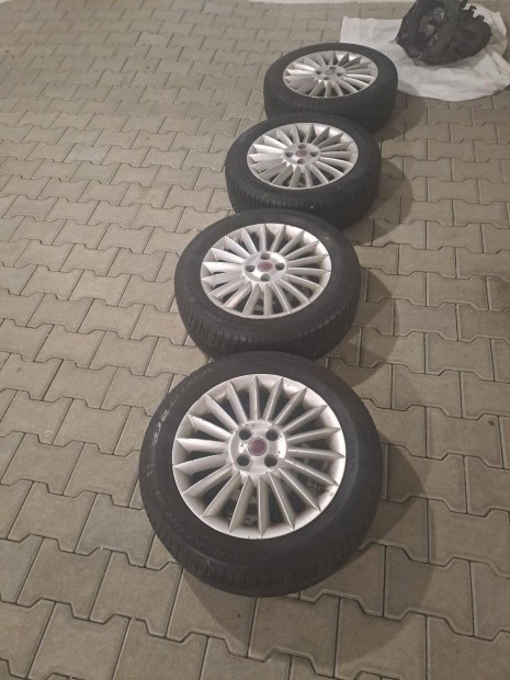 Fiat Linea Alufelni 4 évszakos gumival