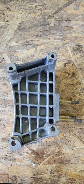 Fiat PUNTO Opel CORSA 03- Motortart�bak motortart� bak konzol 4142